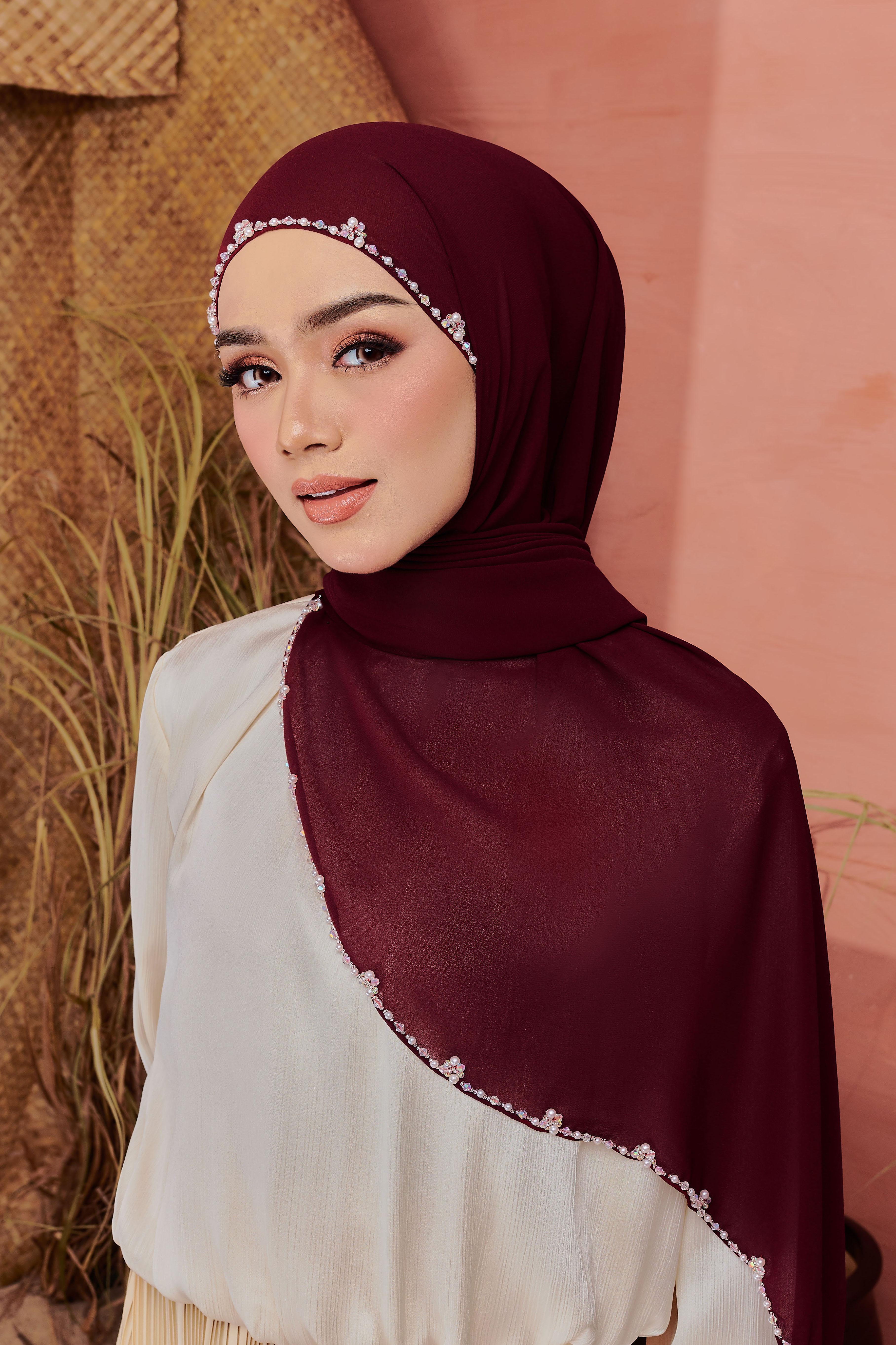 SHASMEEN Beads Long Shawl in Burgundy